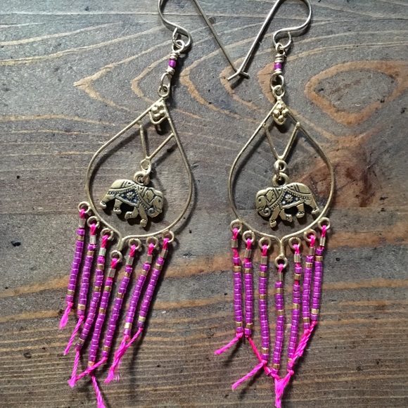 Hot pink & Gold Elephant beaded fringe Earrings - Picture 3 of 3
